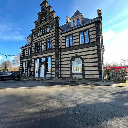 Bahnhofsromantik Trifft Luxus - Alter Bahnhof Von Kruft Bagian luar foto